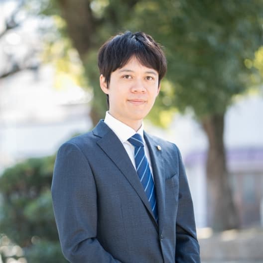 行政書士吉本翼