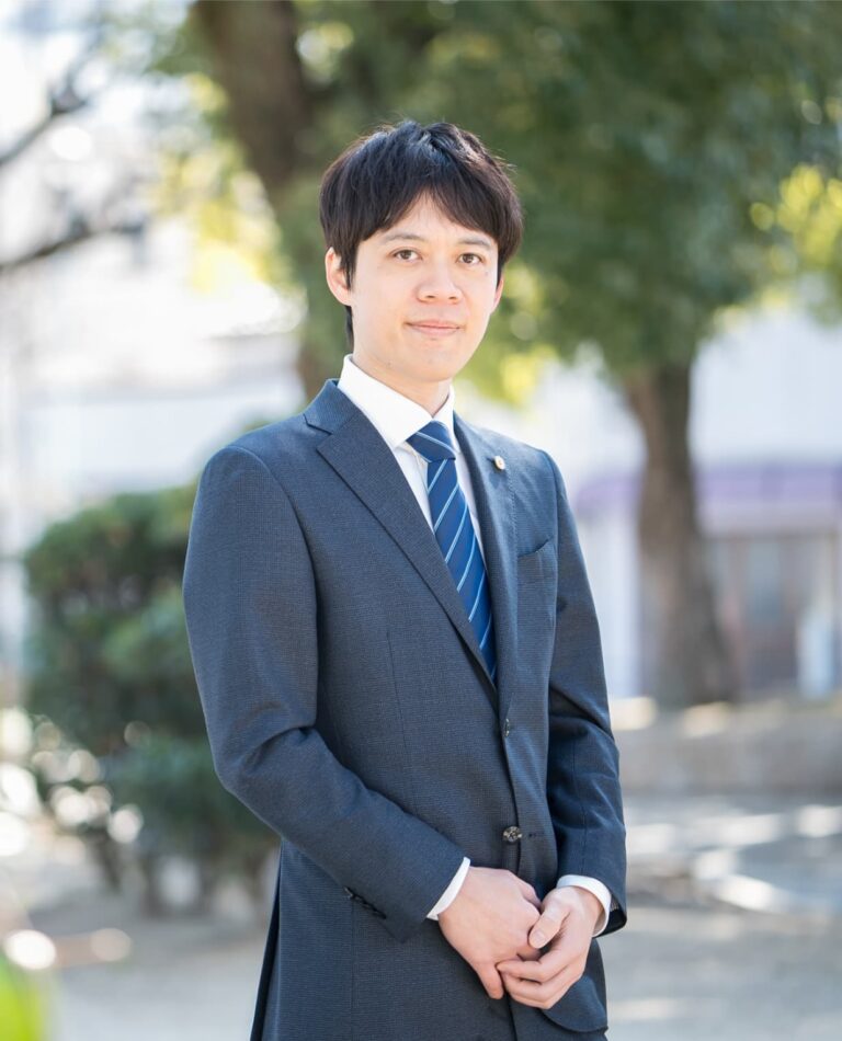 行政書士吉本翼